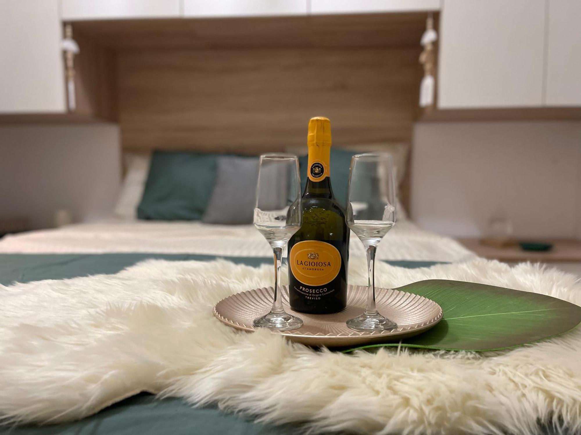 Rose Luxury Apartment Palace Bukurešť Exteriér fotografie
